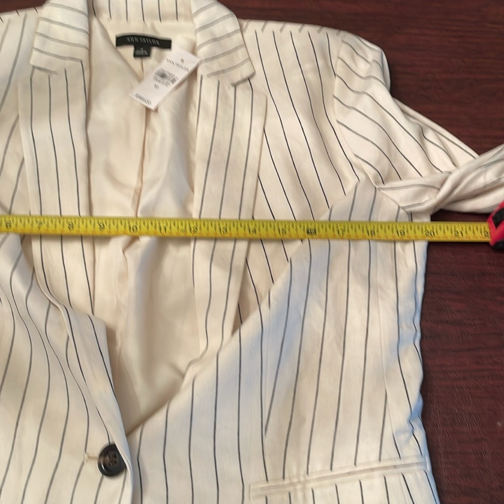 Ann Taylor cream and Black Blazer with Tailored Cut - Picture 7 of 8